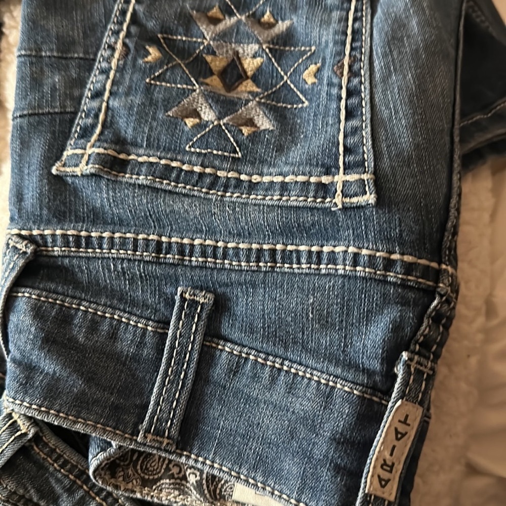 Sold - Picture 3 of 6